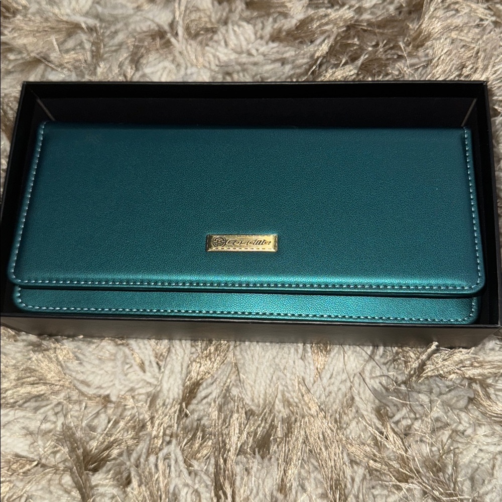 Elegant Teal Crossbody Phone Bag - Picture 5 of 6